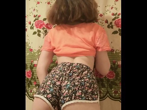 ❤️ 섹시한 젊은 아기 스트립 떨어져서 그녀의 반바지 에 카메라 ☑ 슈퍼 포르노 우리 ko.pornosexphoto.ru